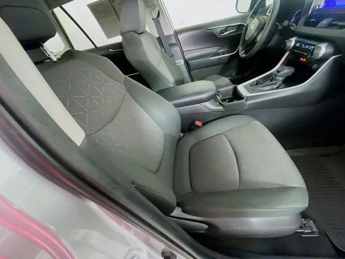 Used 2023 Toyota RAV4 XLE AWD/4WD image 28