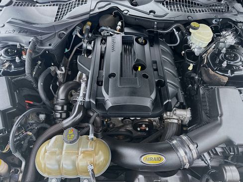 Used 2017 Ford Mustang Coupe image 32