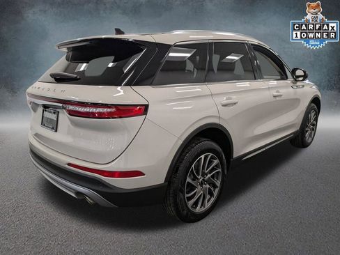 Certified 2022 Lincoln Corsair Standard w/ Equipment Group 101A image 4