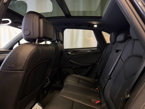 Certified 2026 Porsche Macan AWD/4WD image 25