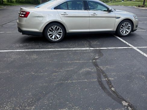 Used 2017 Ford Taurus Limited FWD image 14