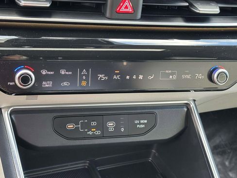 Used 2025 Kia Carnival SX Prestige image 12