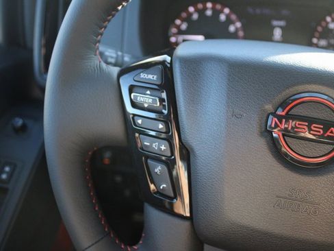 New 2026 Nissan Frontier PRO-4X w/ Pro-4x Convenience Package image 9