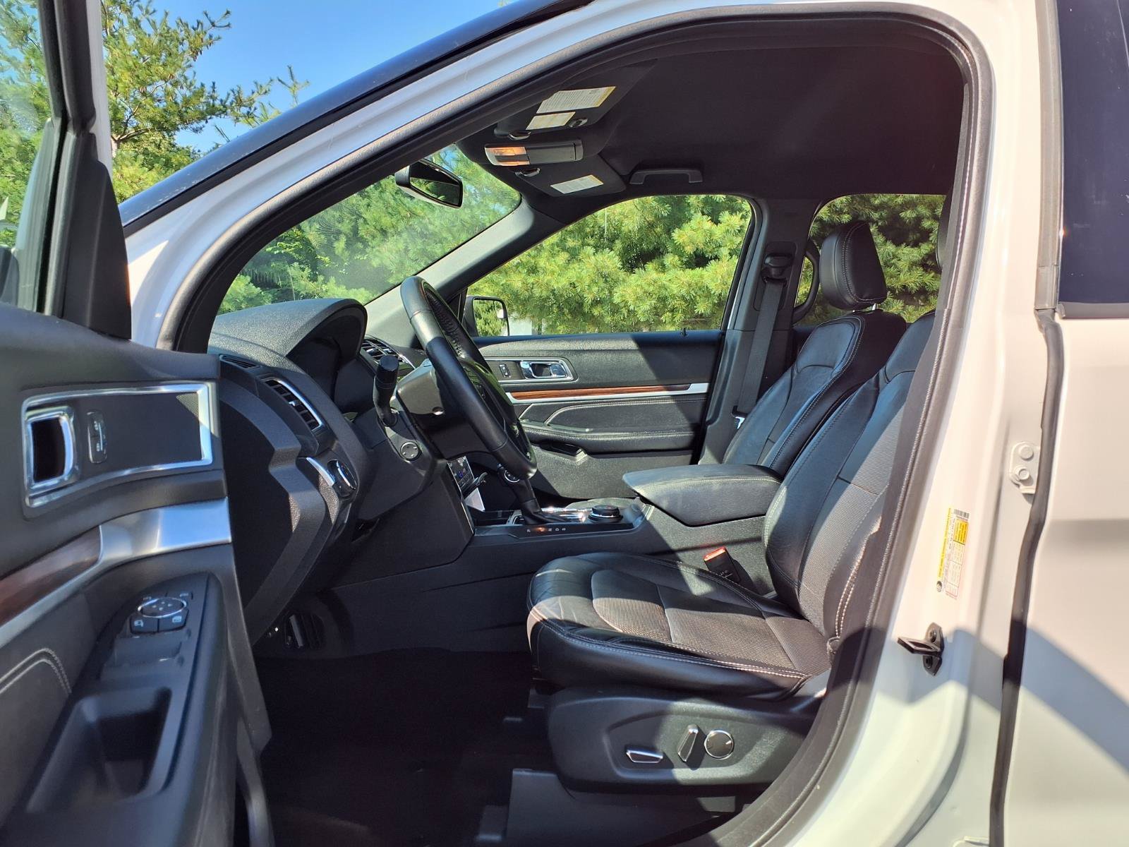 Used 2018 Ford Explorer Limited AWD/4WD image 22