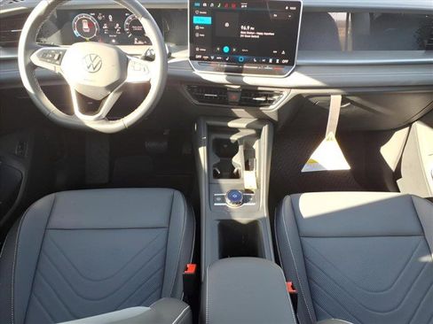 New 2026 Volkswagen Tiguan SE image 15