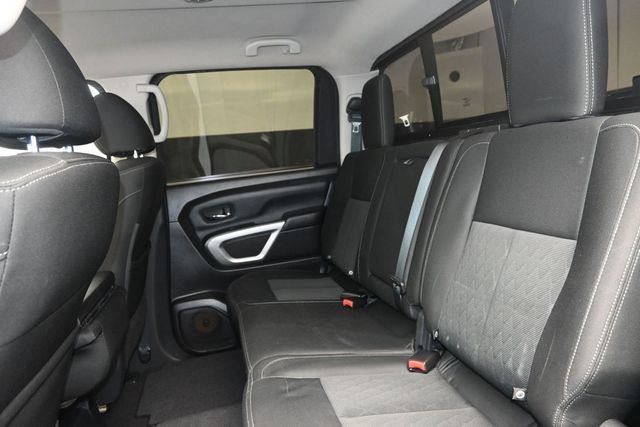 Used 2017 Nissan Titan SV AWD/4WD image 10