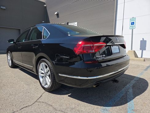 Used 2016 Volkswagen Passat 1.8T SEL Premium FWD image 9