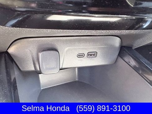 Used 2025 Chevrolet Trax LT FWD image 20