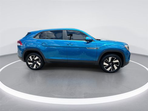 Used 2024 Volkswagen Atlas Cross Sport SE FWD image 9