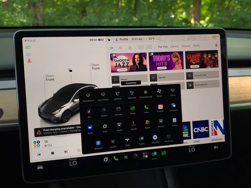 Used 2025 Tesla Model Y Long Range RWD image 49