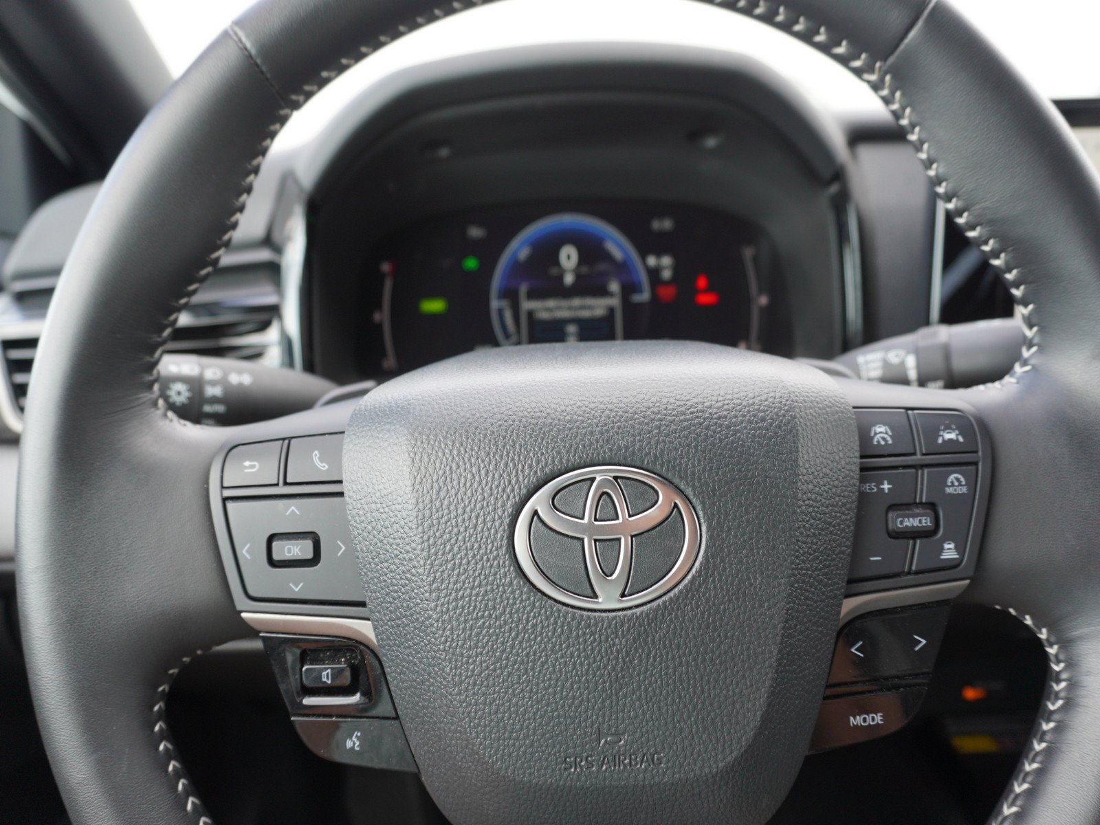 Used 2025 Toyota Camry SE w/ Multimedia Upgrade Package FWD image 22
