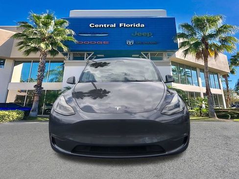 Used 2022 Tesla Model Y Performance image 3