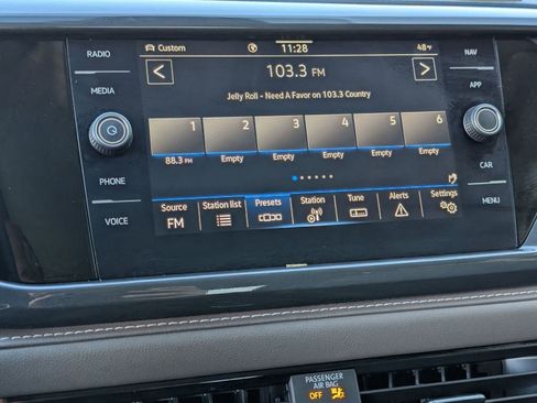 Used 2023 Volkswagen Taos SEL image 25