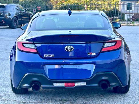 Used 2023 Toyota GR86 w/ ALL Weather Mat Package (TMS) image 8
