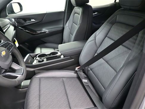 New 2026 Chevrolet Equinox LT w/ Convenience Package II image 13