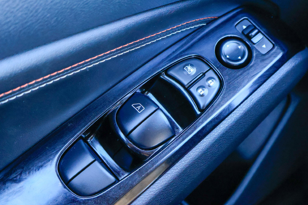 Used 2023 Nissan Altima 2.5 SR w/ SR Premium Package FWD image 19
