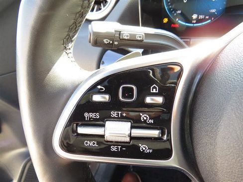 Certified 2022 Mercedes-Benz GLA 250 4MATIC image 11
