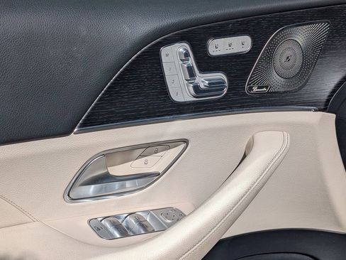 Used 2024 Mercedes-Benz GLS 450 4MATIC image 26