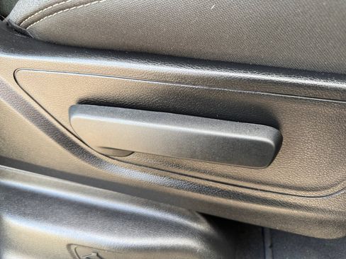 Used 2025 RAM 1500 Big Horn AWD/4WD image 30