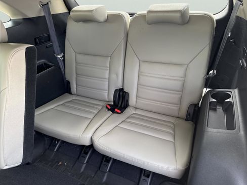 Used 2017 Kia Sorento EX w/ EX V6 Premium Package FWD image 30