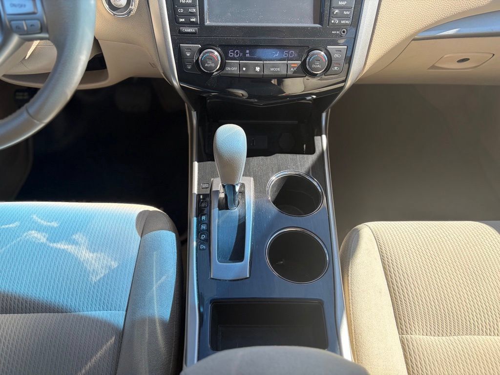Used 2013 Nissan Altima 3.5 SV w/ Navigation Pkg FWD image 25