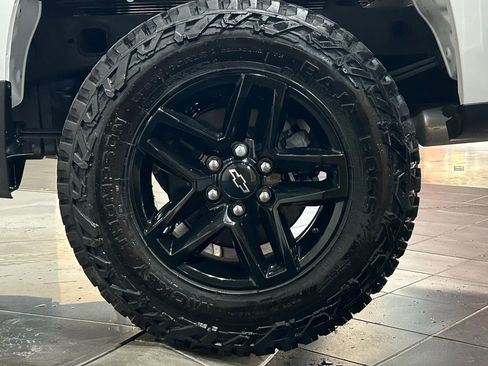 Used 2022 Chevrolet Silverado 1500 LT Trail Boss w/ LPO, Dark Essentials Package AWD/4WD image 21