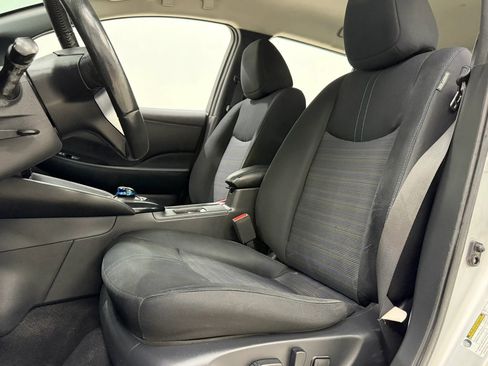 Used 2018 Nissan Leaf SV w/ SV Technology Package FWD image 15