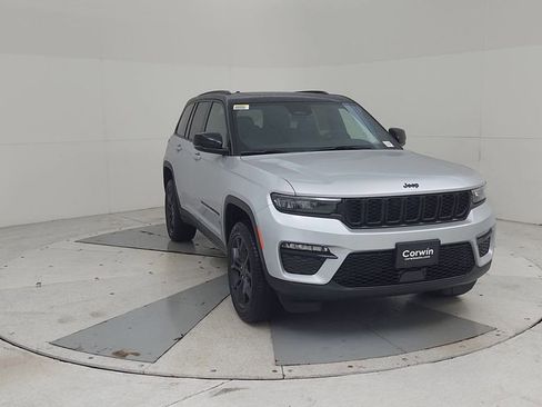 New 2025 Jeep Grand Cherokee Limited image 4