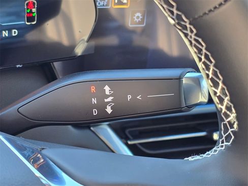 New 2026 Chevrolet Equinox EV LT image 31