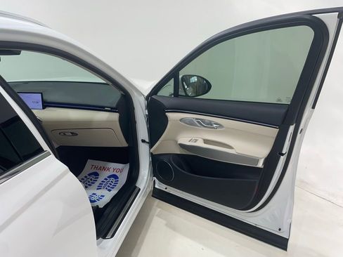 Used 2026 Genesis GV70 2.5T Select image 20