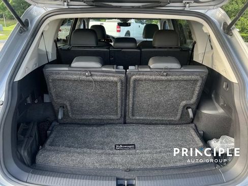 Used 2023 Volkswagen Tiguan SE w/ Panoramic Sunroof Package FWD image 34