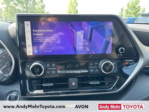 Used 2023 Toyota Highlander XLE AWD/4WD image 13