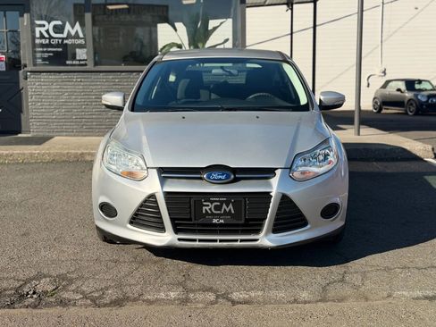 Used 2013 Ford Focus SE FWD image 2