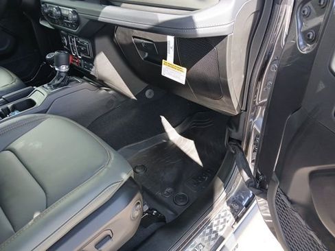 New 2026 Jeep Gladiator Mojave image 25