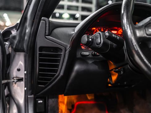 Used 2004 Acura NSX T image 8