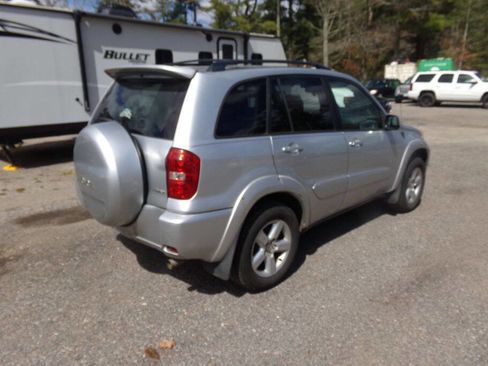 Used 2005 Toyota RAV4 4WD image 5