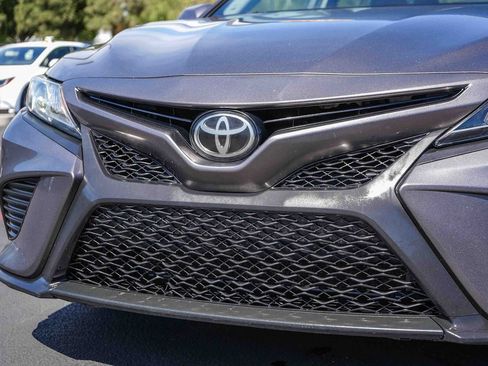 Used 2019 Toyota Camry SE FWD image 5