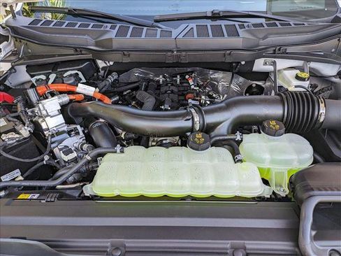 New 2025 Ford F150 Lariat w/ Equipment Group 502A High image 16