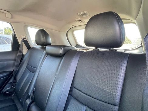 Used 2017 Nissan Rogue SL w/ SL Premium Package AWD/4WD image 7