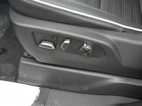 New 2026 GMC Sierra 1500 AT4X w/ LPO, Black Badging Package AWD/4WD image 17