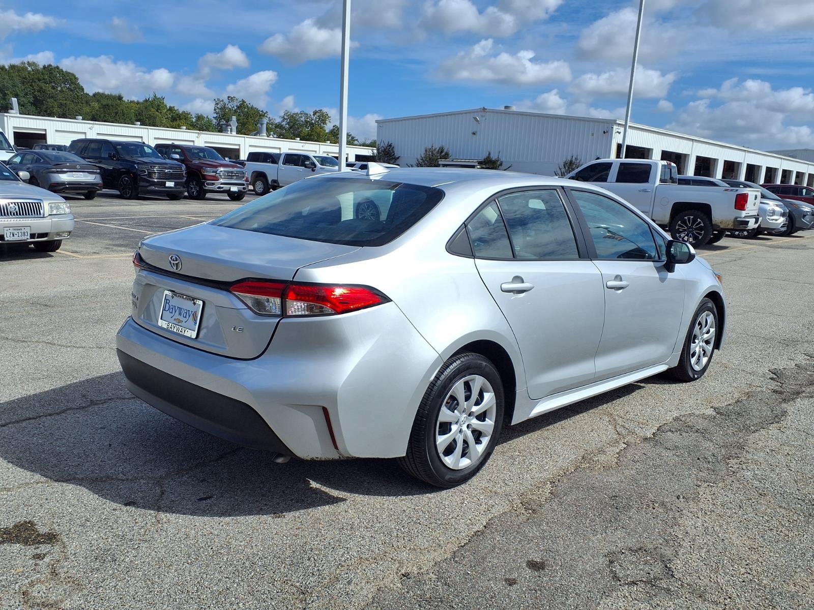 Used 2024 Toyota Corolla LE FWD image 2