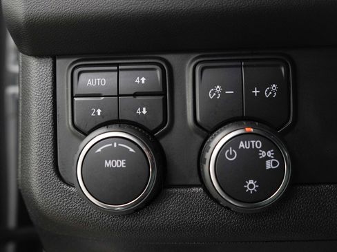 Used 2024 Chevrolet Tahoe Premier AWD/4WD image 27