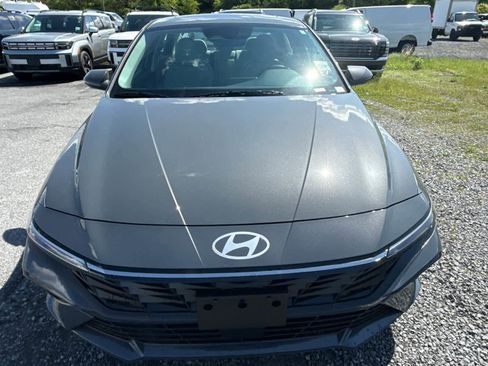 New 2026 Hyundai Elantra Limited FWD image 13