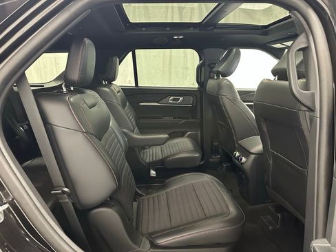 Used 2025 Ford Explorer ST-Line image 55