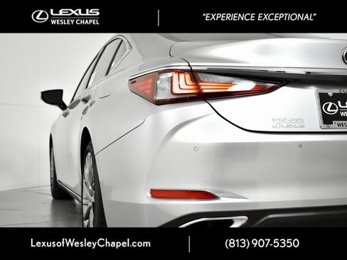 New 2025 Lexus ES 350 Ultra Luxury image 4