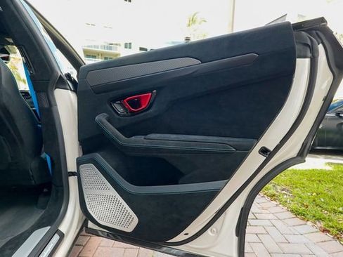 Used 2023 Lamborghini Urus Performante image 94