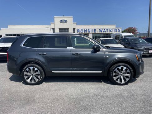 Used 2022 Kia Telluride S FWD image 2