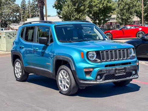 Used 2022 Jeep Renegade Latitude AWD/4WD image 5