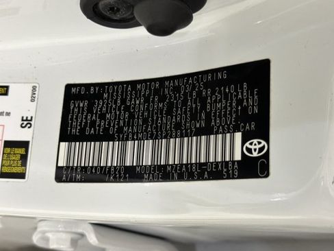Used 2025 Toyota Corolla LE FWD image 11