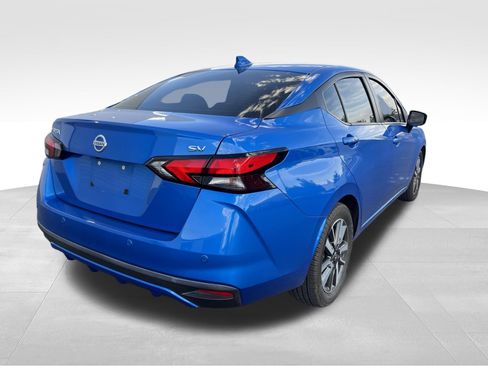 Used 2022 Nissan Versa SV FWD image 5